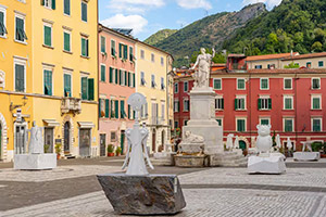 DESIGNULTRA | White Carrara, Piazza Alberica, 6 � Carrara